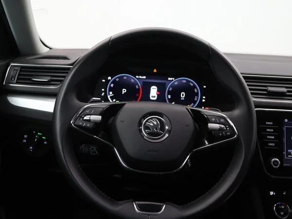 SKODA Superb Combi (2024) — foto 16 van 29
