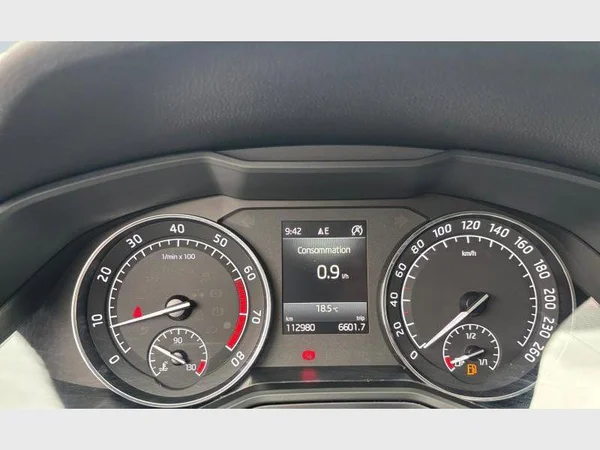 Skoda Superb (2018) — foto 4 van 27