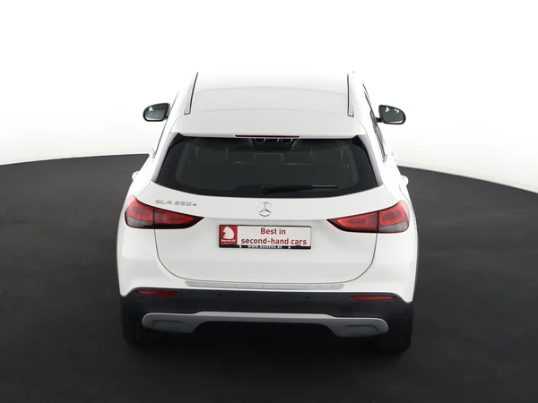 MERCEDES GLA 250 (2022) — foto 28 van 31