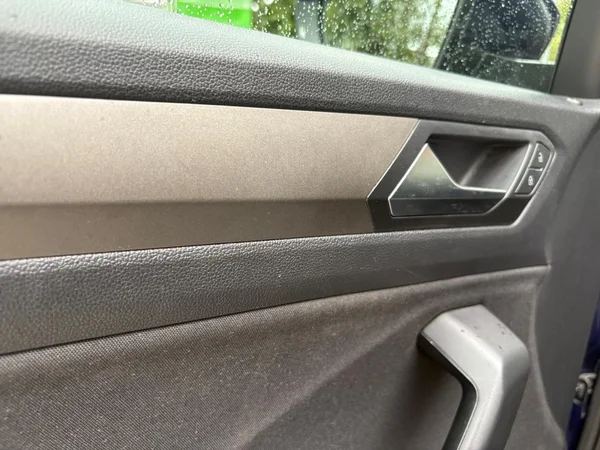 VOLKSWAGEN T-Roc (2021) — foto 9 van 24