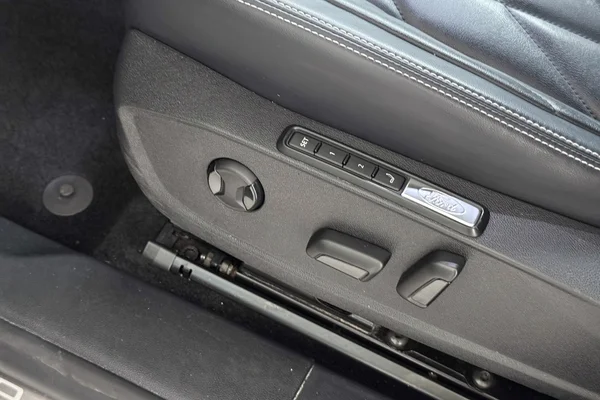 Ford E-Explorer (2024) — foto 9 van 41