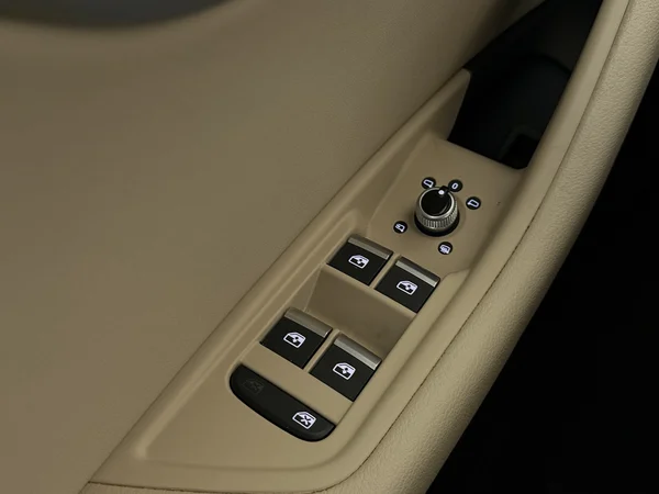 AUDI A4 (2022) — foto 21 van 29
