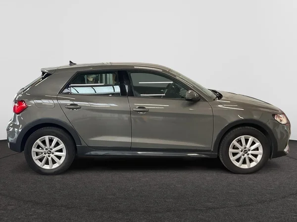 AUDI A1 Allstreet (2023) — foto 17 van 20