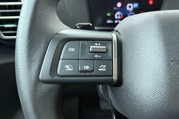 Citroen C4 (2024) — foto 6 van 18