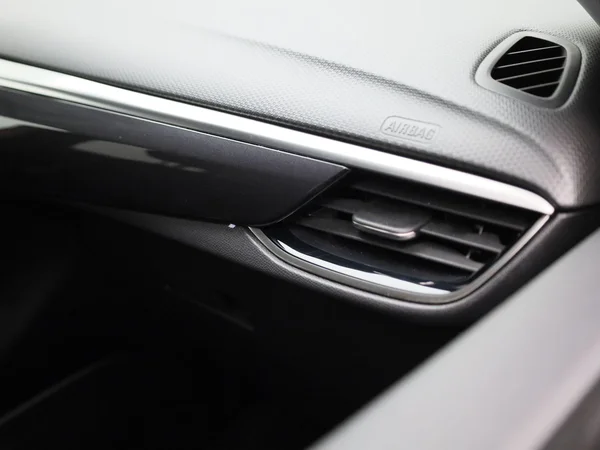 Opel Corsa-e (2023) — foto 32 van 48