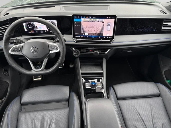 VOLKSWAGEN Tiguan eHybrid (PHEV) (2025) — foto 2 van 24