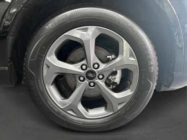 Ford Kuga (2025) — foto 14 van 17