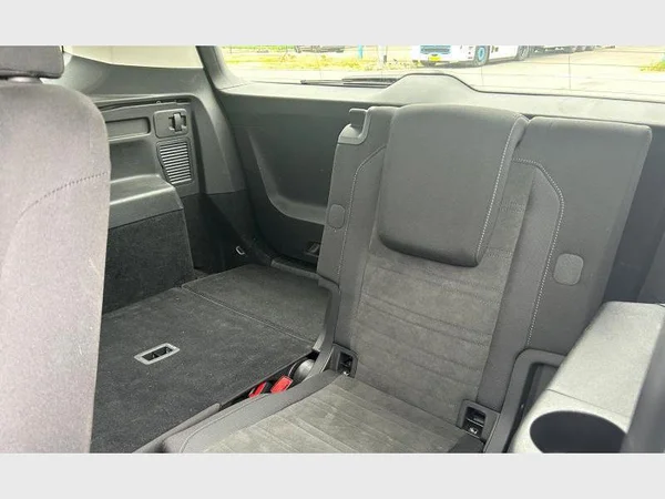 Volkswagen TOURAN (2024) — foto 3 van 29