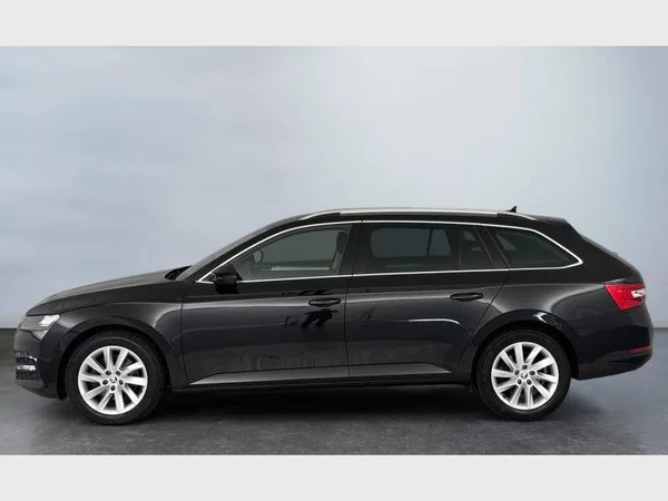 Skoda Superb Combi (2023) — foto 22 van 27