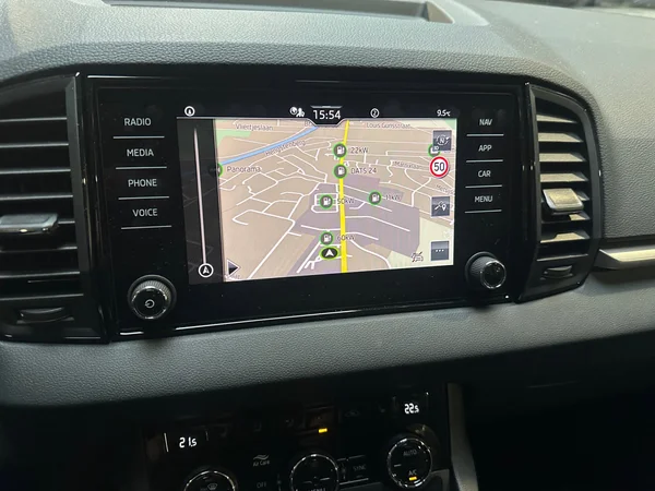 SKODA Karoq (2025) — foto 16 van 23