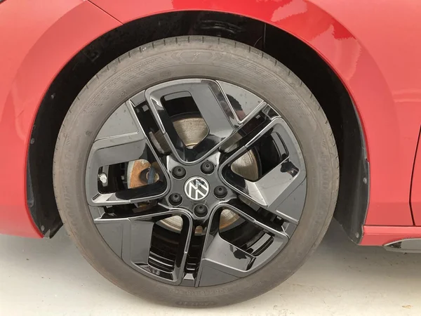 VOLKSWAGEN Passat SW (2024) — foto 36 van 36