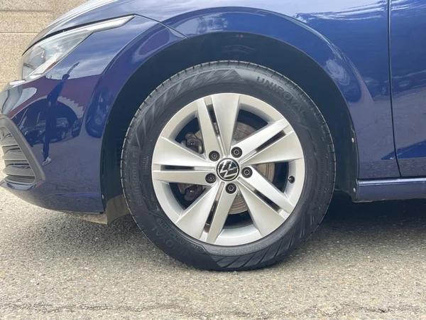 VOLKSWAGEN Golf VIII (2023) — foto 10 van 18