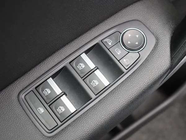 RENAULT Captur (2022) — foto 6 van 16