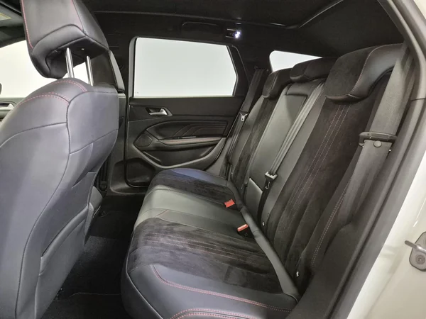 Peugeot 308 (2021) — foto 5 van 24