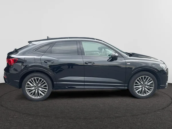 AUDI Q3 Sportback Dsl (2022) — foto 19 van 21