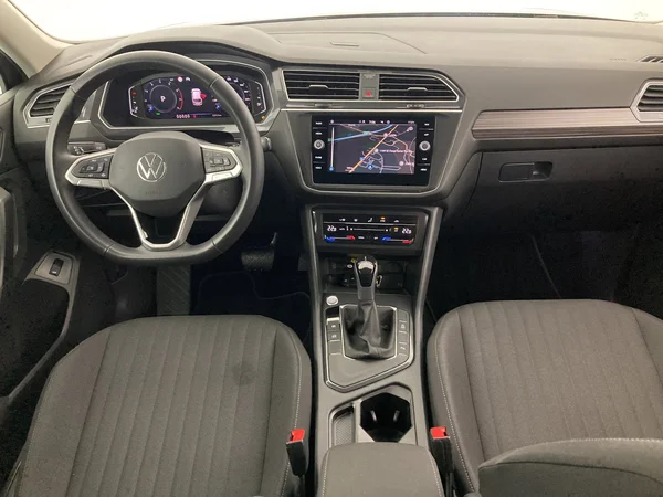 VOLKSWAGEN Tiguan Allspace (2023) — foto 27 van 36