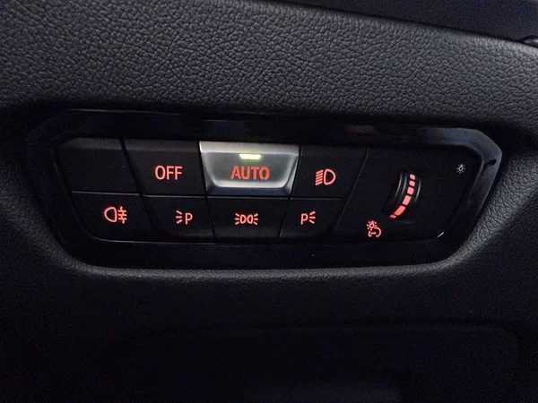 BMW 330 (2021) — foto 18 van 32