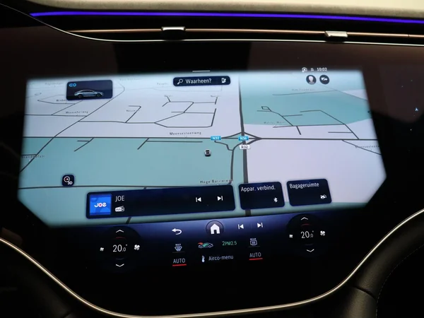 Mercedes-Benz EQS (2023) — foto 14 van 38