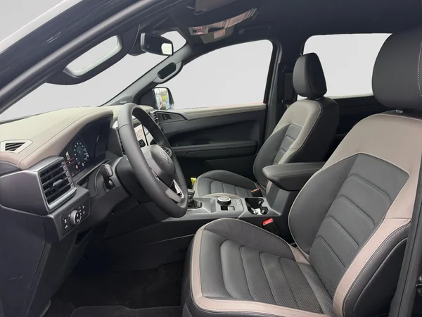 VOLKSWAGEN Amarok Double Cab (2026) — foto 3 van 22