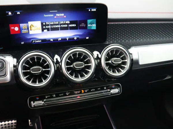 Mercedes-Benz EQB (2025) — foto 5 van 28