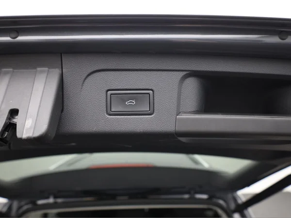 VOLKSWAGEN Touran (2023) — foto 5 van 23