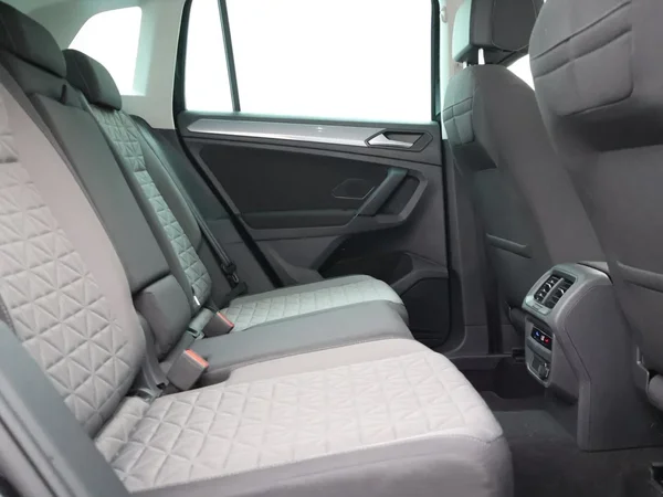 Volkswagen Tiguan (2024) — foto 16 van 28