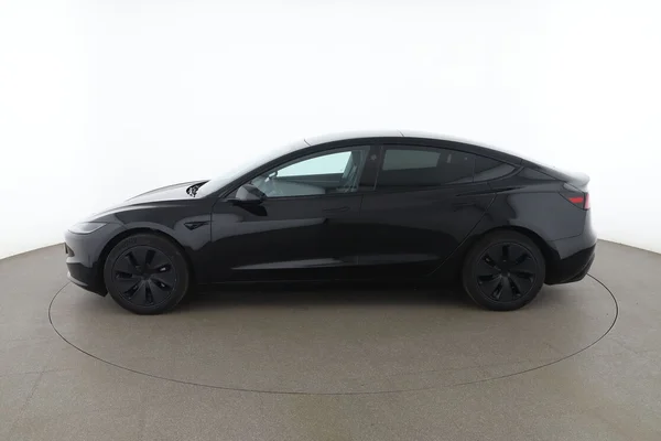 Tesla Model 3 (2024) — foto 9 van 16