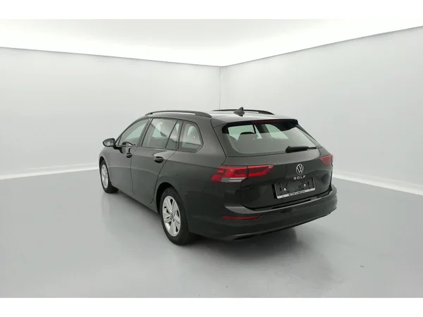 VOLKSWAGEN Golf Variant VIII (2023) — foto 35 van 36