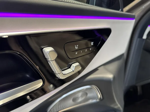 Mercedes-Benz E-Klasse (2024) — foto 6 van 22