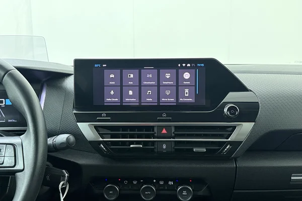 Citroen C4 (2023) — foto 3 van 18