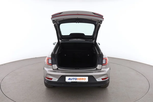 Polestar 2 (2022) — foto 7 van 16