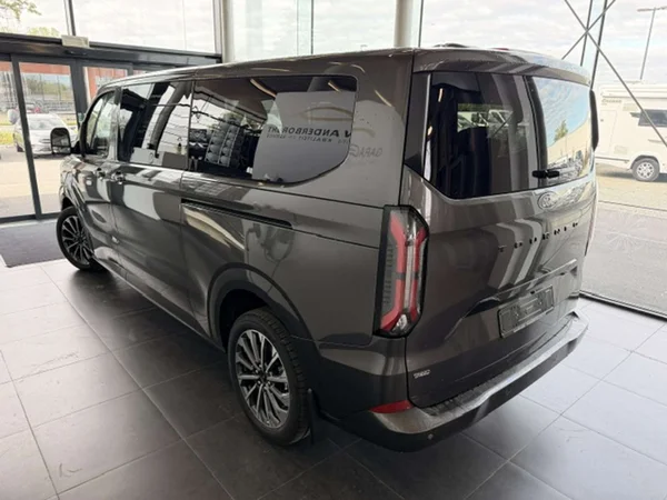 Ford Tourneo Custom — foto 20 van 24