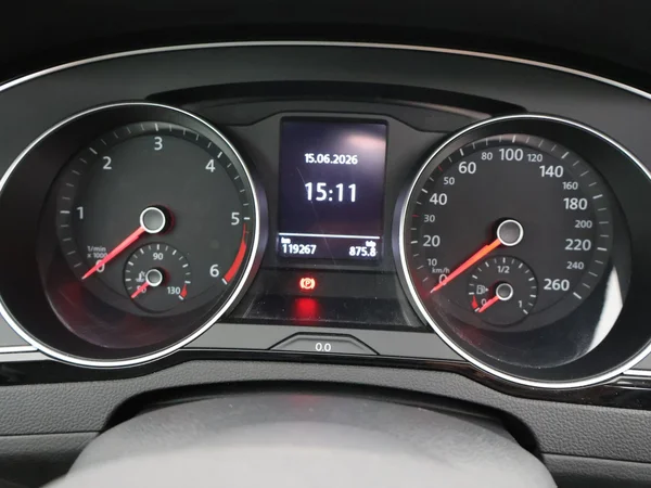 VOLKSWAGEN Passat Variant (2020) — foto 17 van 33
