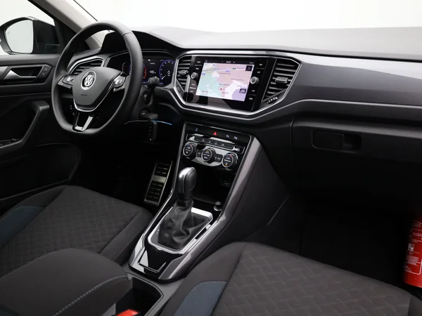 VOLKSWAGEN T-Roc (2019) — foto 14 van 20