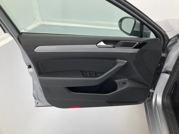 VOLKSWAGEN Passat Variant (2021) — foto 9 van 36