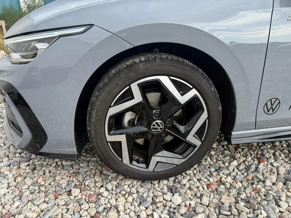 VOLKSWAGEN Golf VIII (2026) — foto 16 van 24
