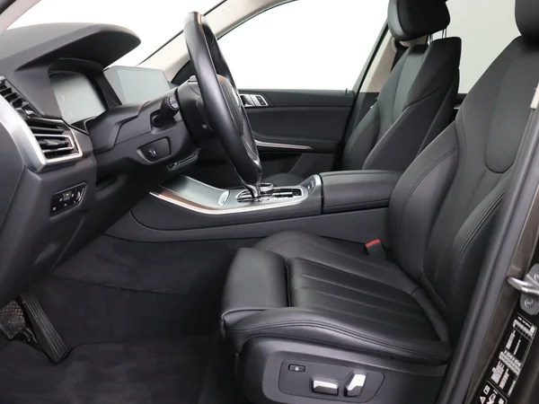 BMW X5 (2022) — foto 2 van 33