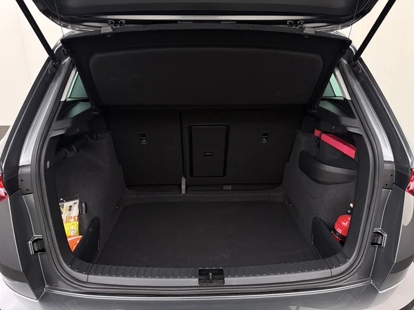 SKODA Karoq (2022) — foto 8 van 28