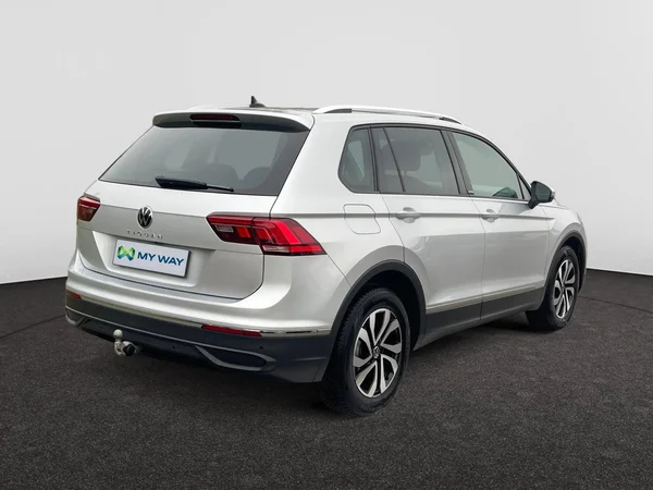 VOLKSWAGEN Tiguan (2021) — foto 20 van 24