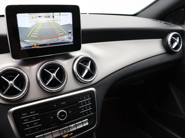 Mercedes-Benz CLA (2019) — foto 6 van 26