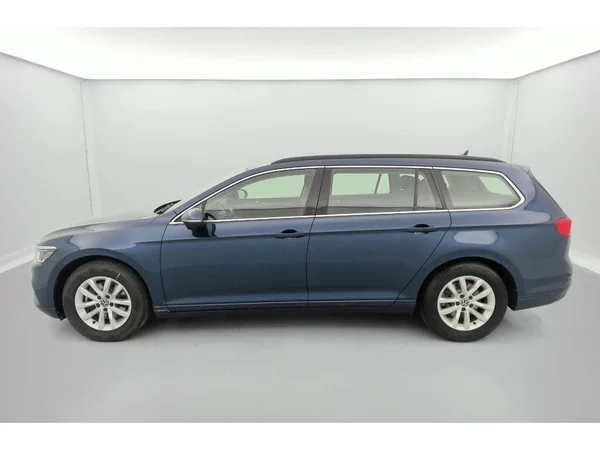 VOLKSWAGEN Passat Variant Dsl (2021) — foto 34 van 36