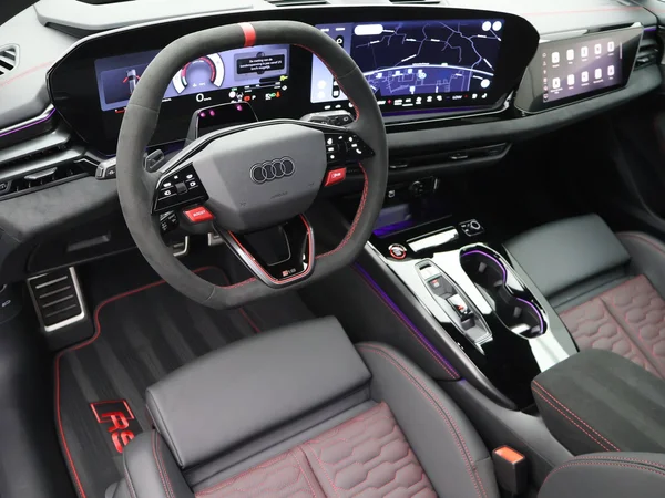 AUDI RS 5 Avant PHEV (2026) — foto 8 van 29