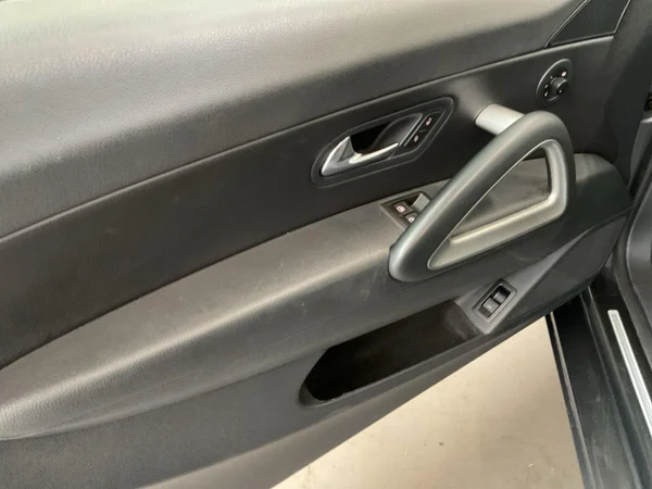 VOLKSWAGEN Scirocco (2010) — foto 7 van 24