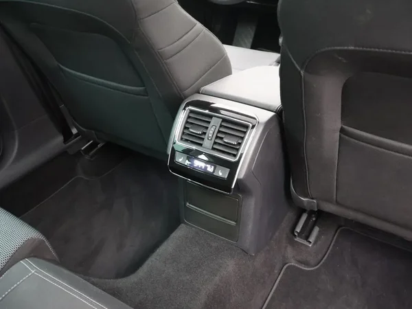 Škoda Superb (2024) — foto 14 van 34