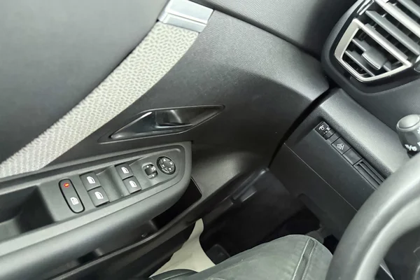 Citroen C4 (2024) — foto 4 van 30
