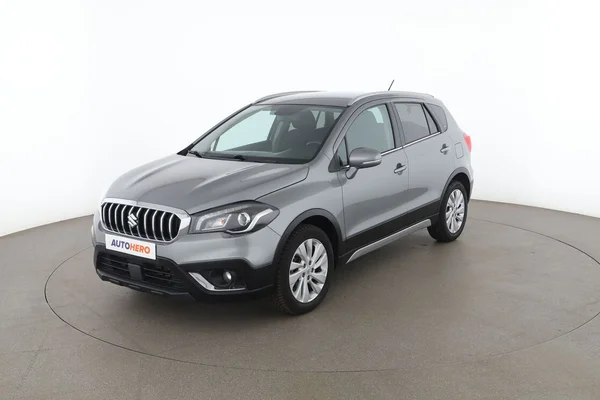 Suzuki SX4 (2018) — foto 1 van 16