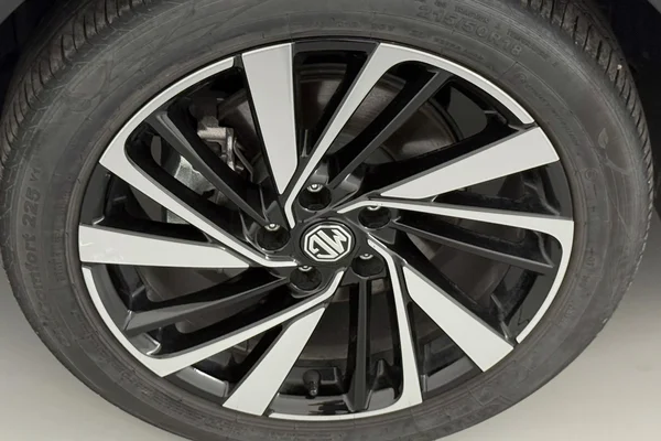 MG ZS Hybrid+ (HEV) (2025) — foto 22 van 31