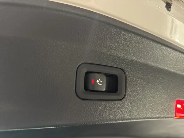 Mercedes-Benz GLE (2022) — foto 13 van 23