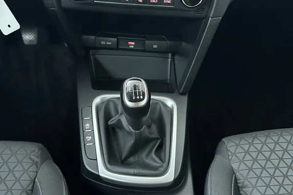 Kia Ceed (2020) — foto 4 van 23