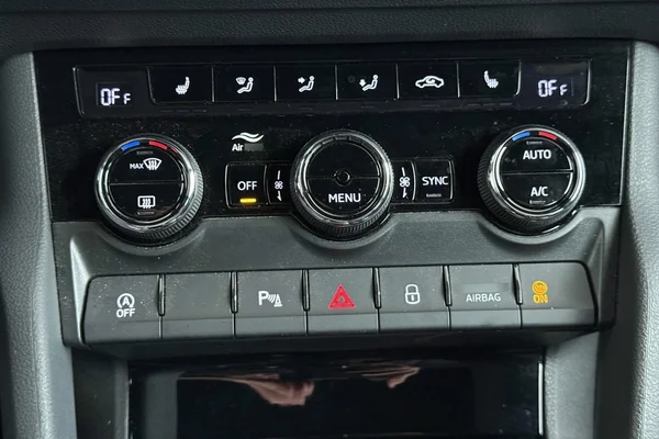 Skoda Karoq (2024) — foto 17 van 34